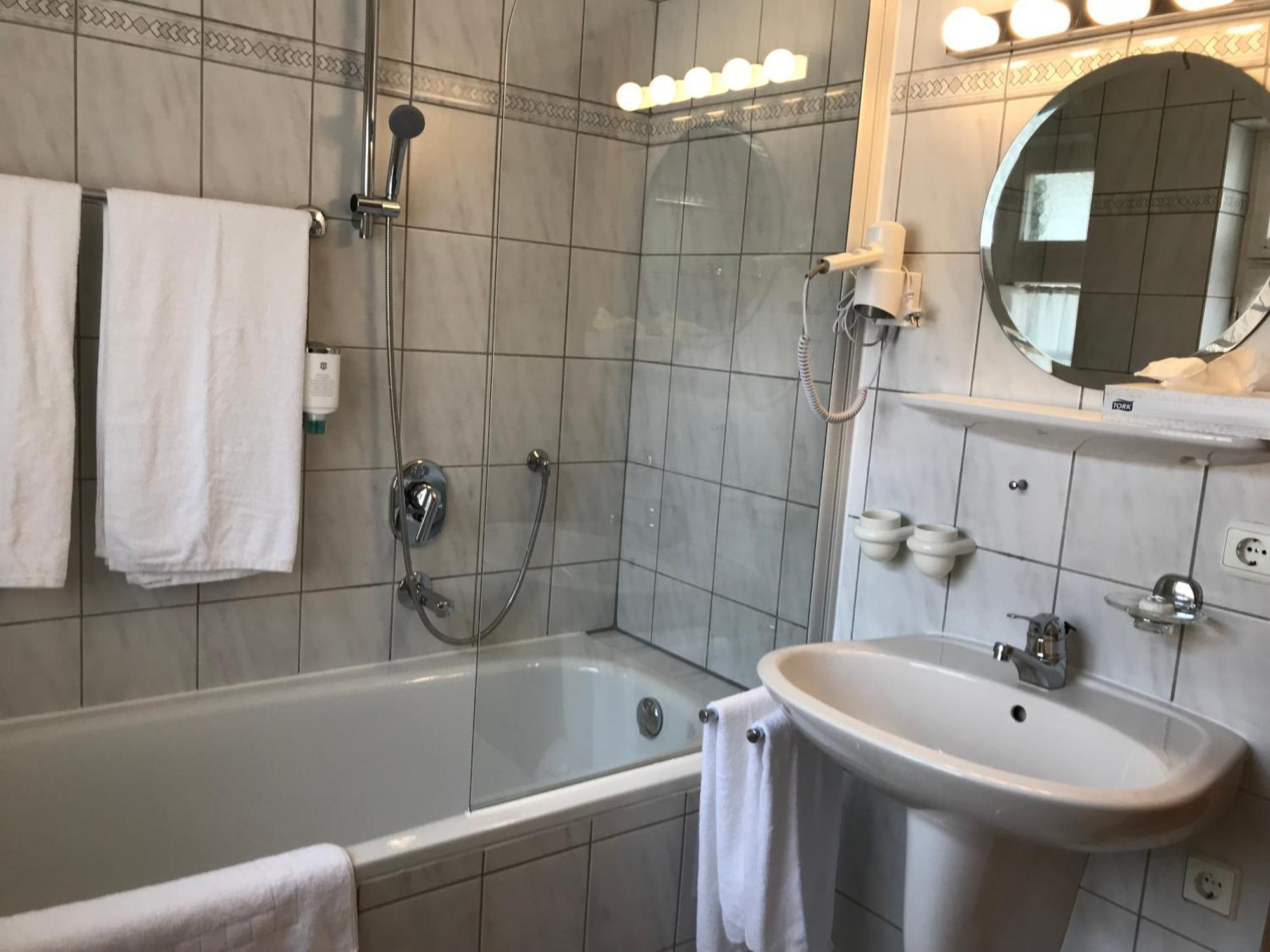 Hotel Hohe Schule Bad Überkingen Rum bild